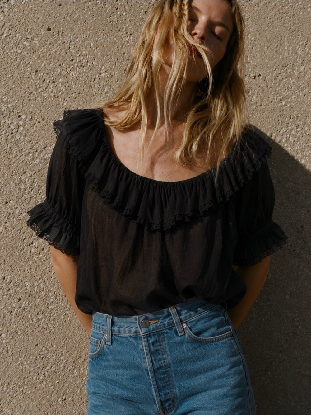 Doen Samara Top in Black